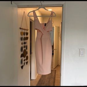 Only worn once, Windsor peach mini dress with slit in the sides!